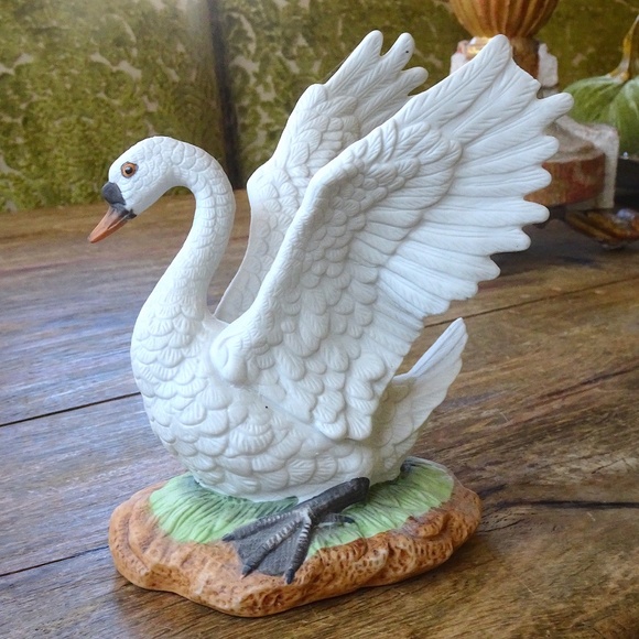 Broken Wing Ceramic Swan Lake Figurine Whimsical Spring Animal VTG Home Decor - Picture 3 of 8